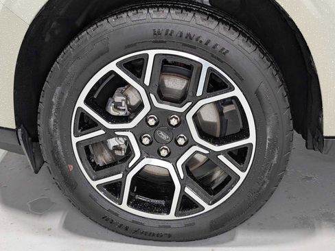 Used 2025 Ford Maverick Lariat w/ 4K Tow Package AWD/4WD image 3
