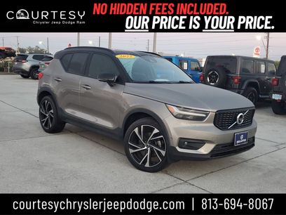 Used 2022 Volvo XC40 T5 R-Design w/ Advanced Package