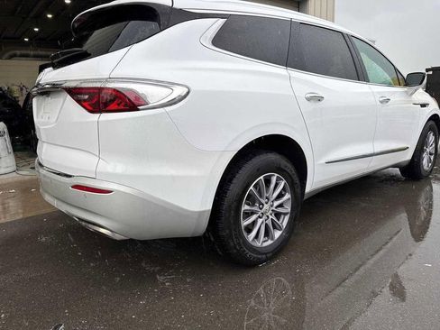 Used 2024 Buick Enclave Premium image 5