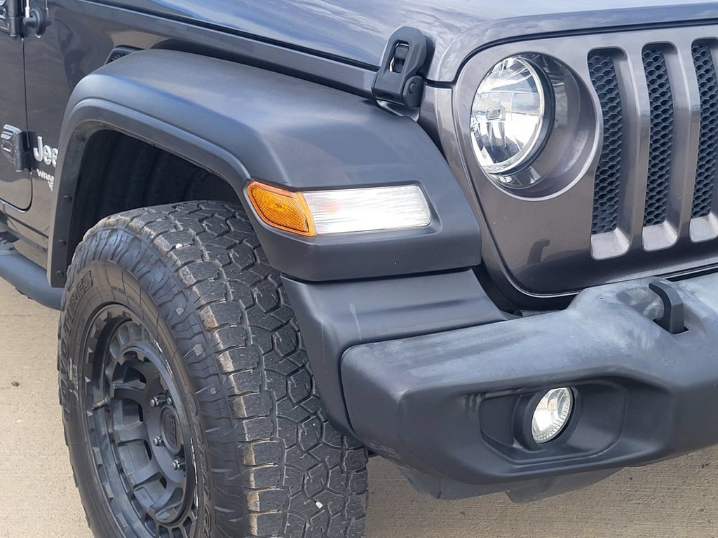 Used 2018 Jeep Wrangler Unlimited Sport AWD/4WD image 5
