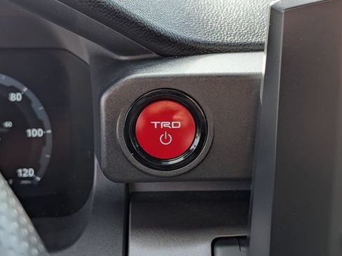 Certified 2025 Toyota 4Runner TRD Off-Road AWD/4WD image 20