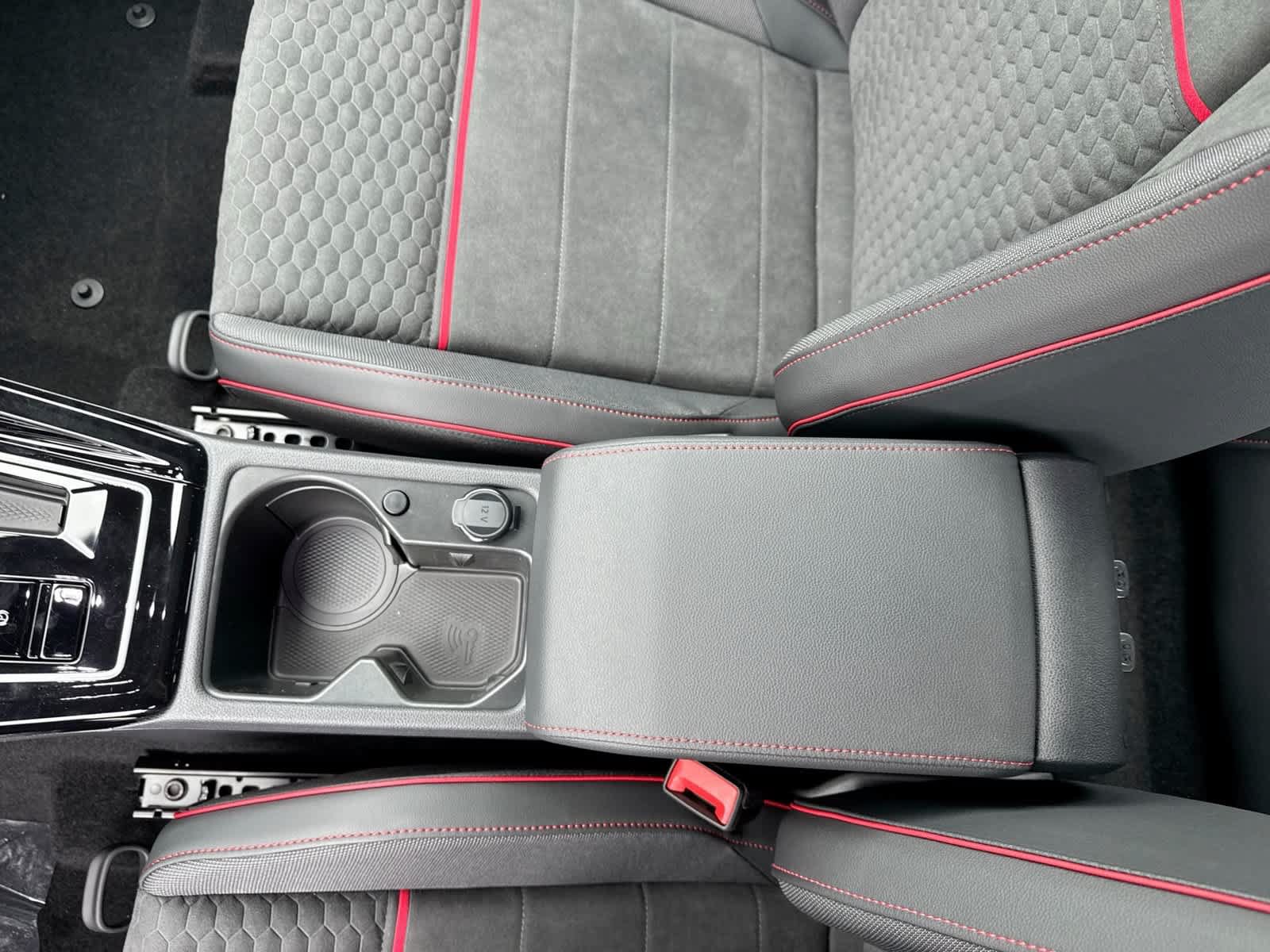 New 2026 Volkswagen GTI SE FWD image 33
