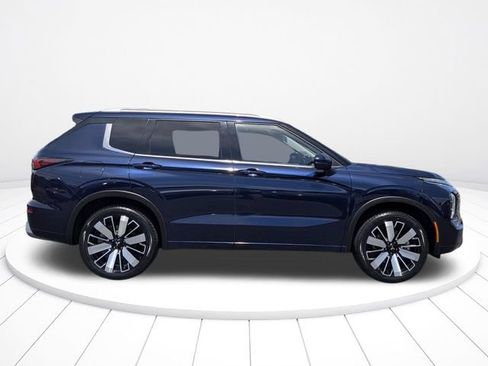 Used 2025 Mitsubishi Outlander SEL AWD/4WD image 2