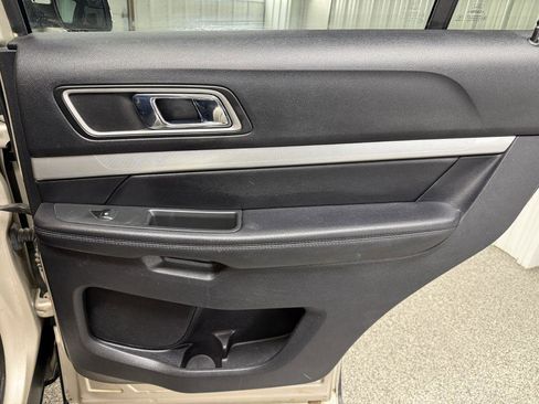 Used 2017 Ford Explorer XLT w/ Equipment Group 202A image 34