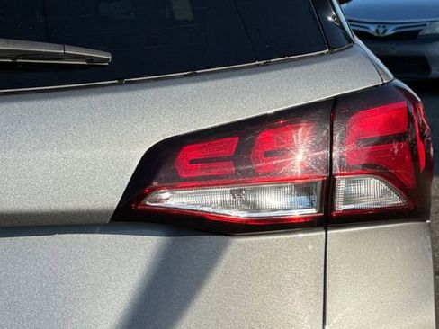 Used 2024 Chevrolet Equinox LT image 50