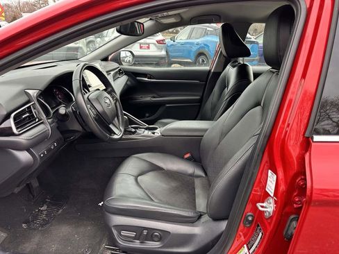 Used 2023 Toyota Camry XSE FWD image 11