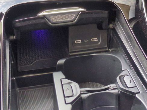 New 2025 Mercedes-Benz C 300 4MATIC Sedan image 32