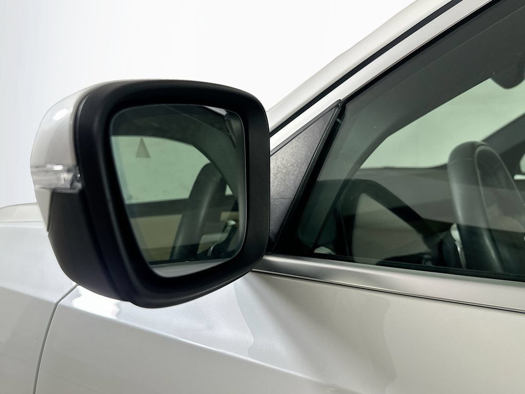 Used 2025 BMW 330i Sedan RWD image 42