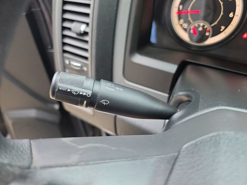 Used 2018 RAM 1500 Express RWD image 20
