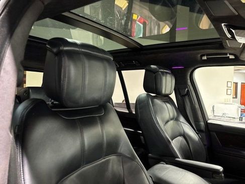 Used 2019 Land Rover Range Rover Autobiography image 19