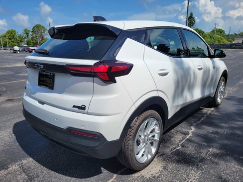 New 2027 Chevrolet Bolt LT FWD image 5