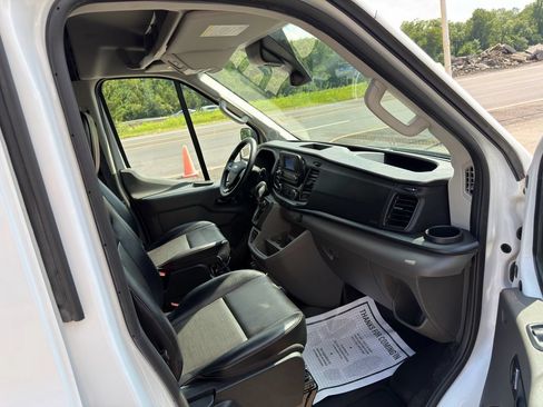 Used 2024 Ford Transit 250 148 Medium Roof RWD image 29