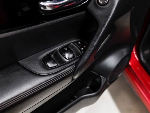Used 2018 Nissan Rogue Sport SV FWD image 41
