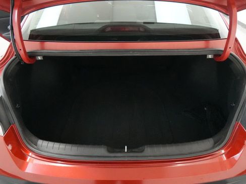 Certified 2025 Hyundai Elantra SE image 22