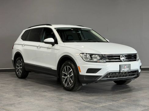 Used 2018 Volkswagen Tiguan SE AWD/4WD image 3
