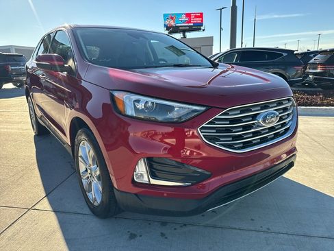 Used 2024 Ford Edge Titanium image 3