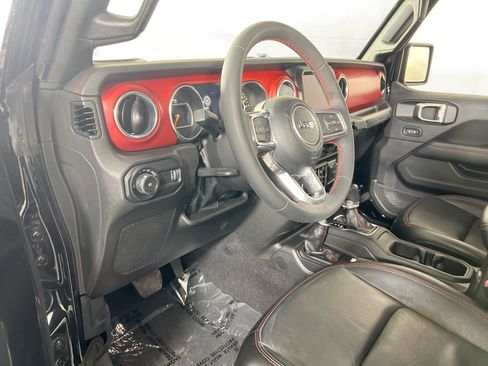Used 2023 Jeep Wrangler Unlimited Rubicon w/ LED Lighting Group AWD/4WD image 9