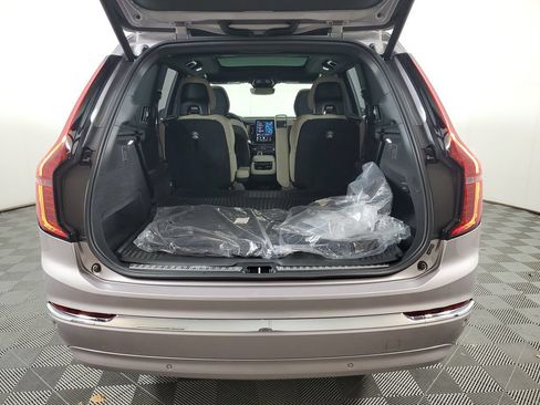 Used 2026 Volvo XC90 B6 Plus w/ Protection Package AWD/4WD image 11