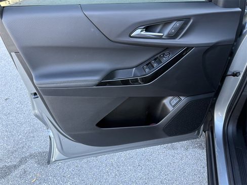 Used 2026 Chevrolet Equinox LT w/ Convenience Package II image 18