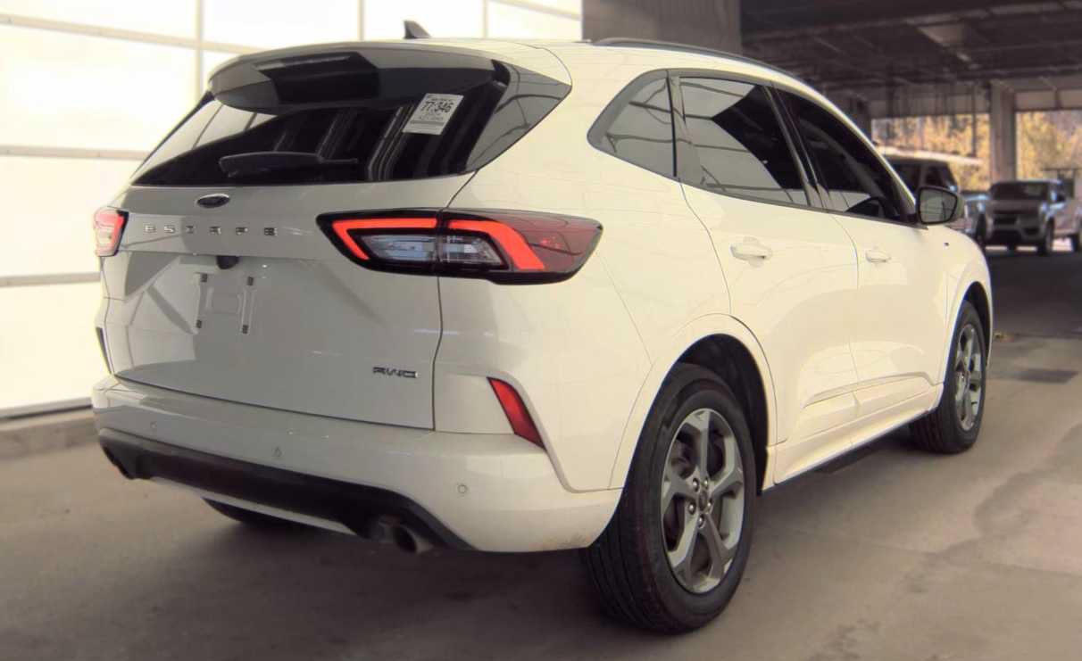 Used 2024 Ford Escape ST-Line w/ Tech Pack #1 AWD/4WD image 4