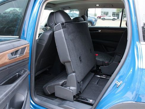 Certified 2025 Volkswagen Atlas SE image 36