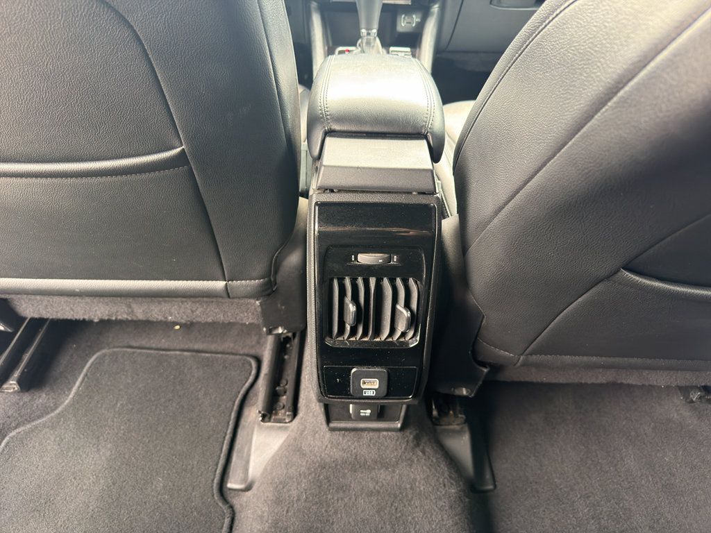 Used 2024 Jeep Compass Latitude AWD/4WD image 17