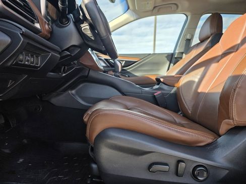 Used 2022 Subaru Outback Touring w/ Tech Package 3 image 11