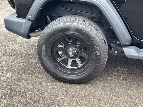 Used 2023 Jeep Wrangler Unlimited Sport AWD/4WD image 12