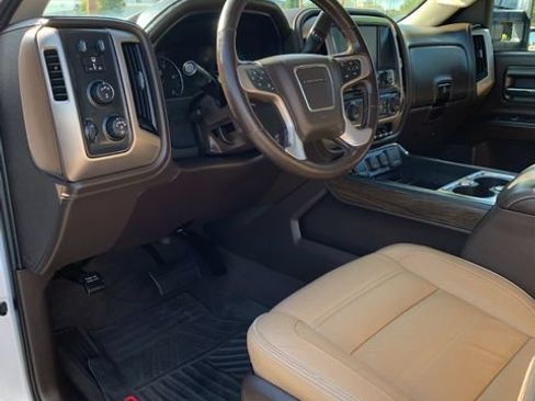 Certified 2019 GMC Sierra 2500 Denali w/ Duramax Plus Package AWD/4WD image 19