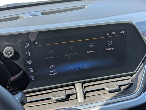 Used 2025 Chevrolet Trax LT w/ LT Convenience Package image 18