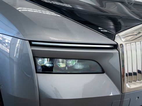 Used 2024 Rolls-Royce Spectre w/ Spectre Launch Package image 21