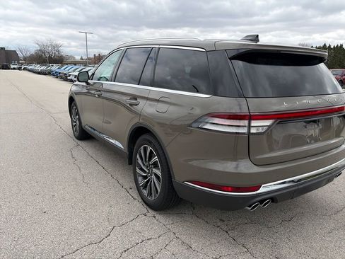 Used 2025 Lincoln Aviator AWD image 6