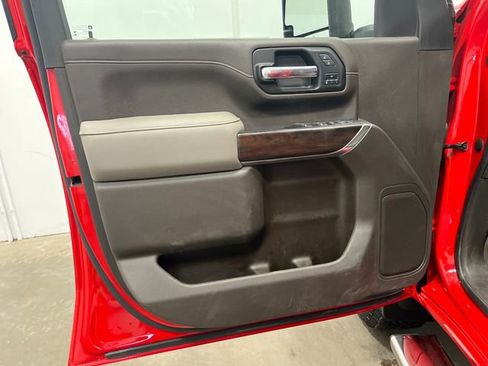 Used 2022 GMC Sierra 3500 SLT w/ SLT Convenience Package image 11