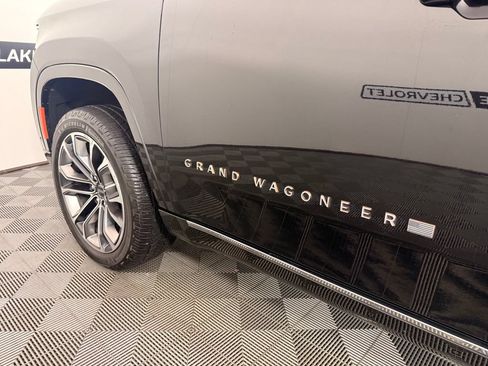 Used 2022 Jeep Grand Wagoneer Series III w/ Rear Seat Video Group 1 AWD/4WD image 10