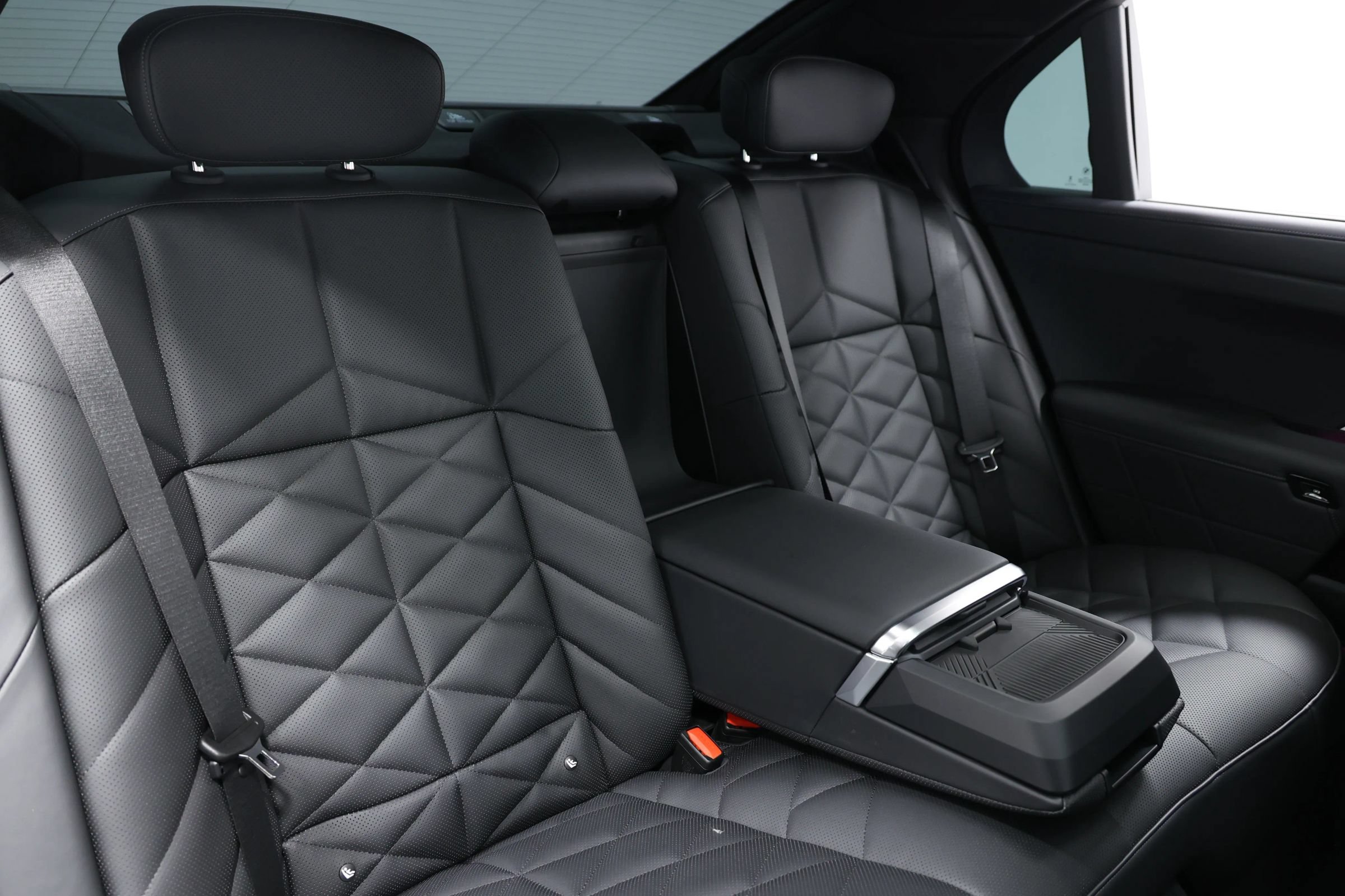 Used 2025 BMW 740i RWD image 86