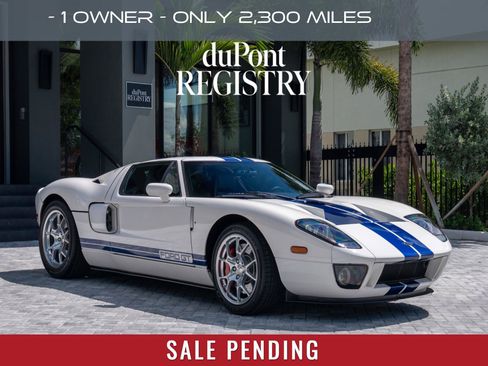 Used 2005 Ford GT RWD image 1