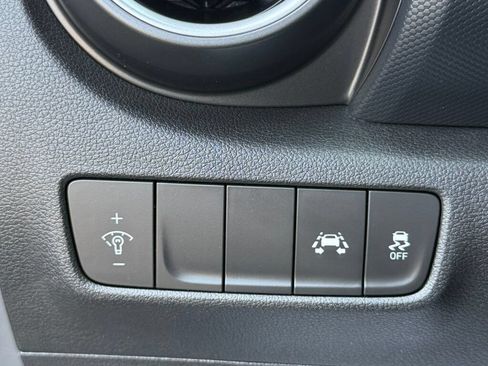 Used 2020 Hyundai Kona SE AWD/4WD image 30