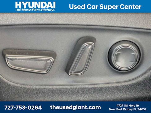 Used 2025 Toyota RAV4 XLE image 23