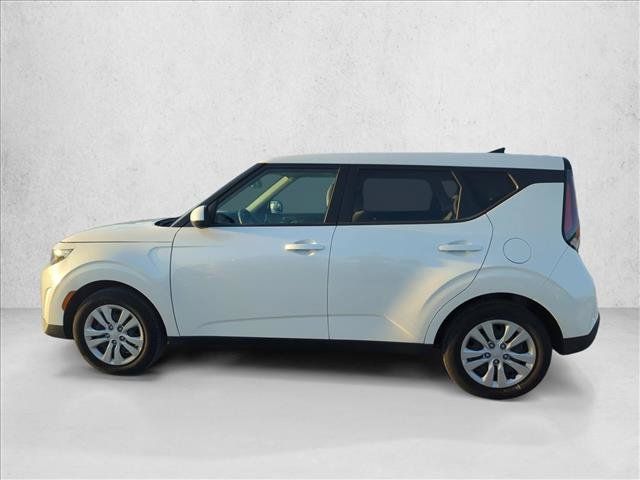 Used 2025 Kia Soul LX FWD image 6