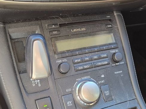 Used 2015 Lexus CT 200h image 10