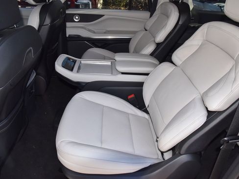 New 2025 Lincoln Navigator L Reserve image 14