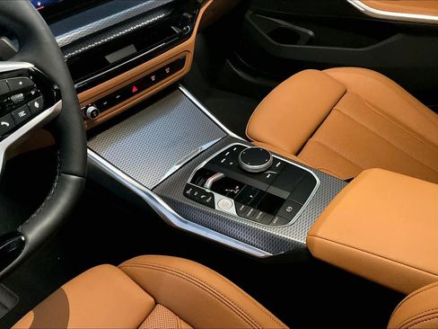 Certified 2025 BMW 330i Sedan image 16