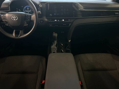Used 2025 Toyota Camry LE FWD image 4