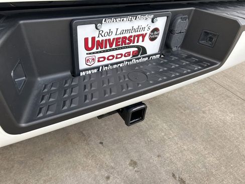 Used 2019 Nissan Titan PRO-4X w/ Pro-4x Convenience Package image 21