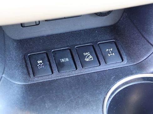 Used 2017 Toyota Highlander Limited AWD/4WD image 27