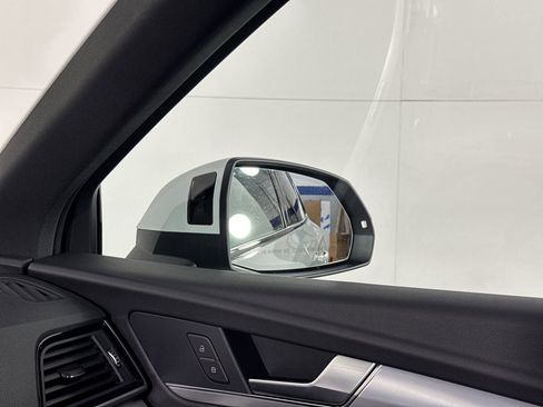Used 2024 Audi Q5 2.0T Premium w/ Summer of Audi Package AWD/4WD image 20