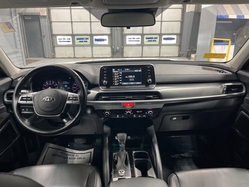 Used 2020 Kia Telluride LX FWD image 32