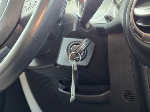 Used 2018 Jeep Wrangler Unlimited Sport S image 32