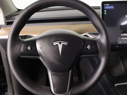 Used 2023 Tesla Model Y Long Range AWD/4WD image 3