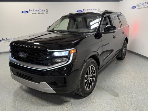 Used 2025 Ford Expedition Platinum image 3